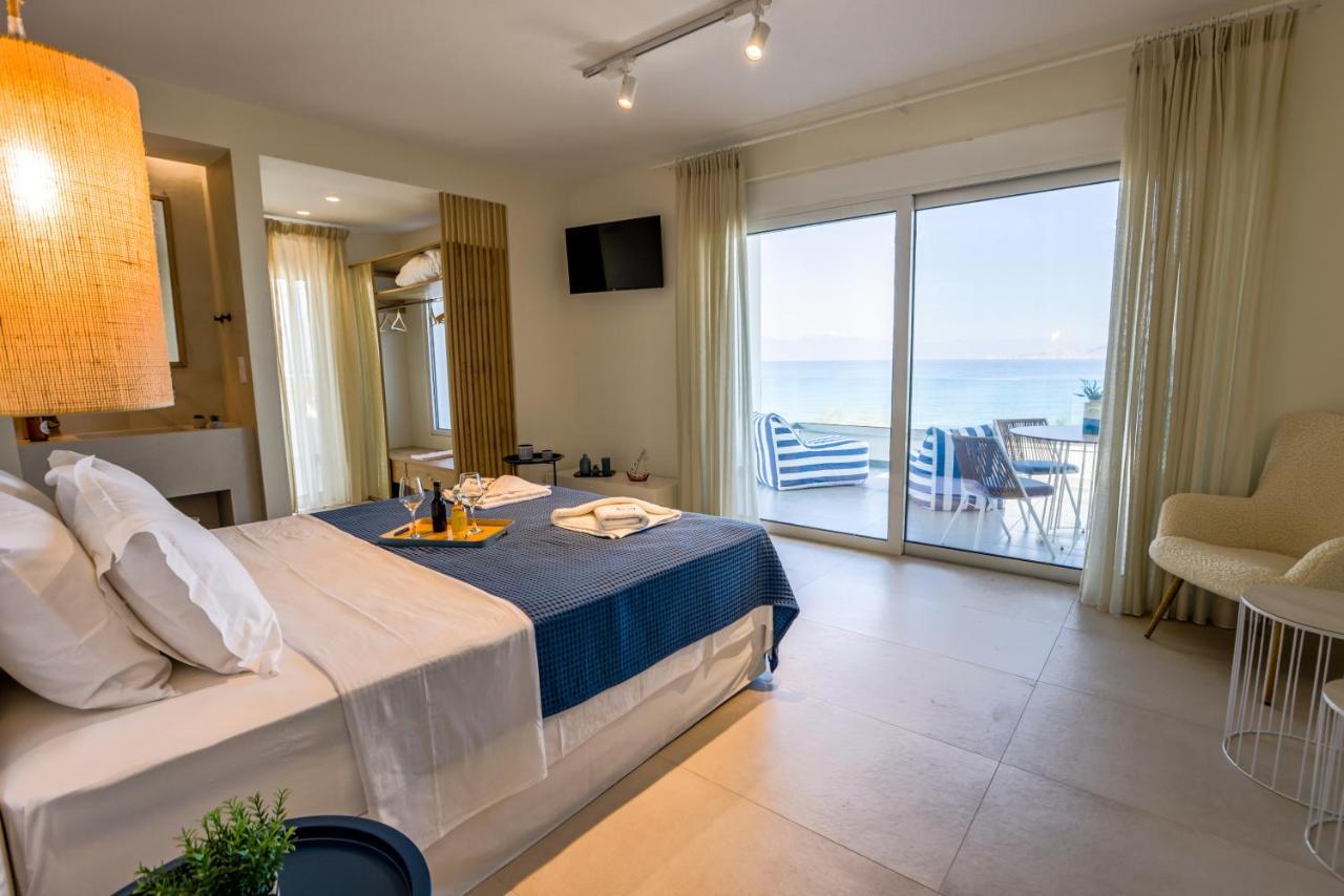 La Mer Bleue Boutique Suite Vrahati Extérieur photo